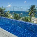 Piscina hotel.